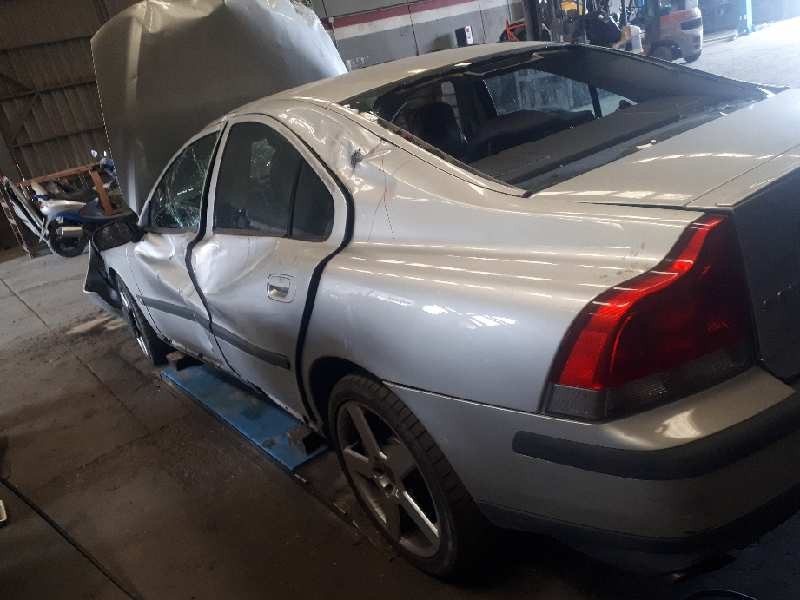 volvo s60 berlina del año 2003