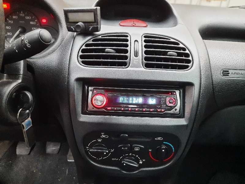 peugeot 206 berlina del año 2006