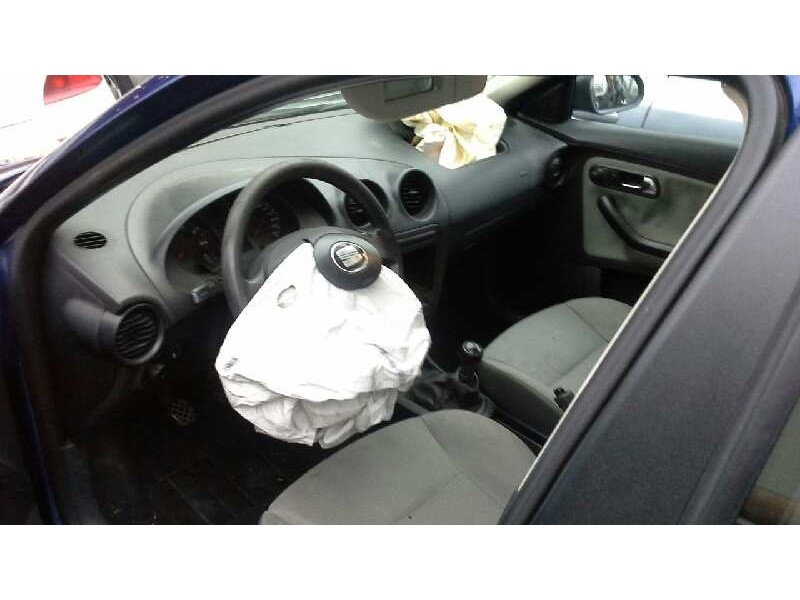 seat ibiza (6l1) del año 2003