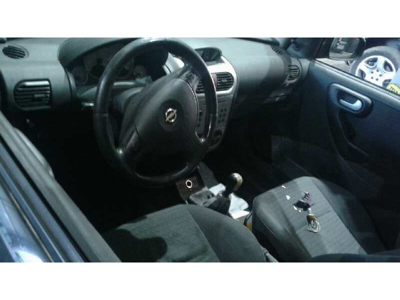 opel corsa c del año 2004