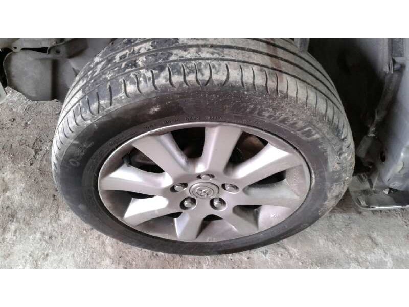 toyota avensis berlina (t25) del año 2006