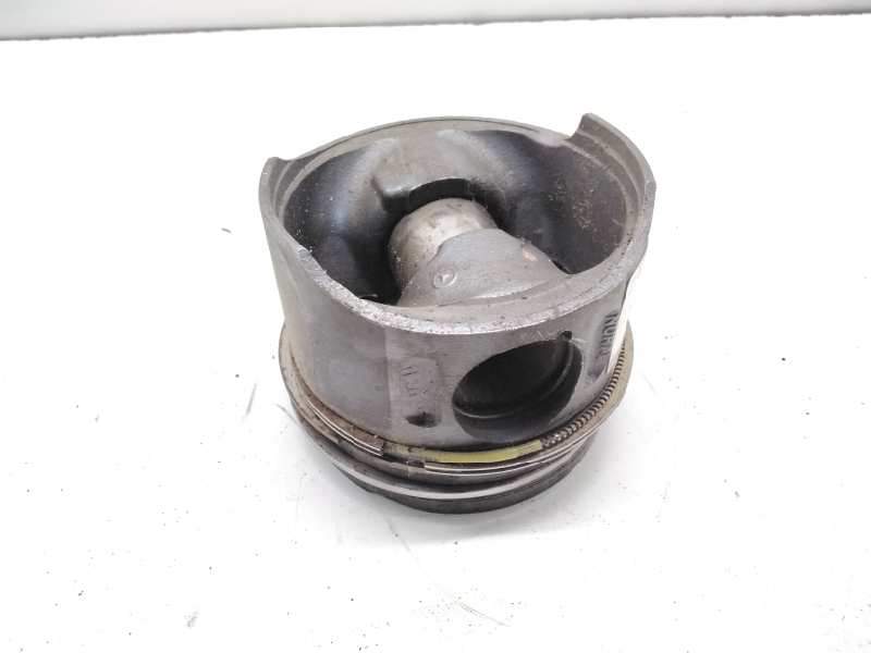 Recambio de piston para mercedes-benz clase c (w203) berlina 2.7 cdi 20v cat referencia OEM IAM   118140