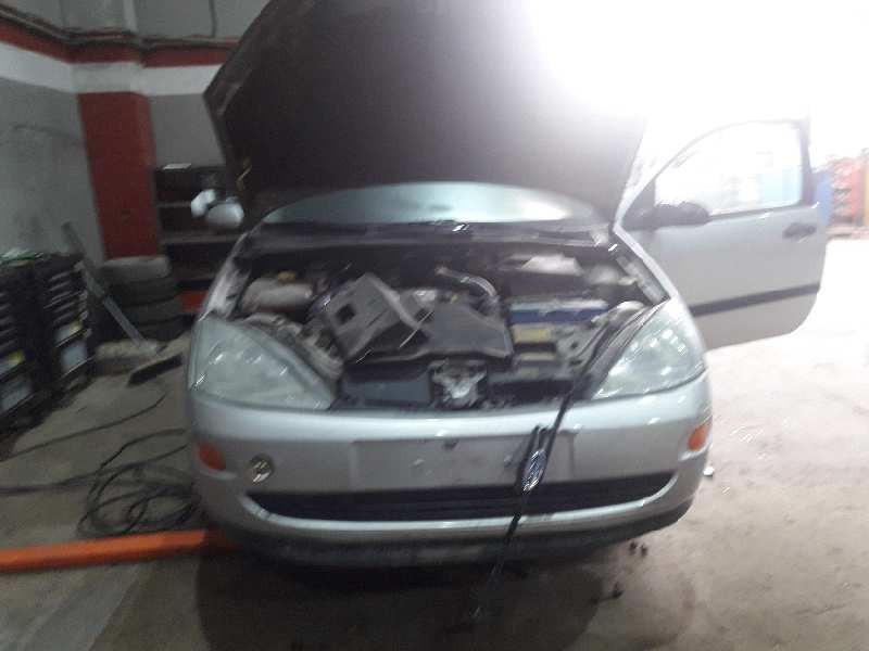 ford focus berlina (cak) del año 2001