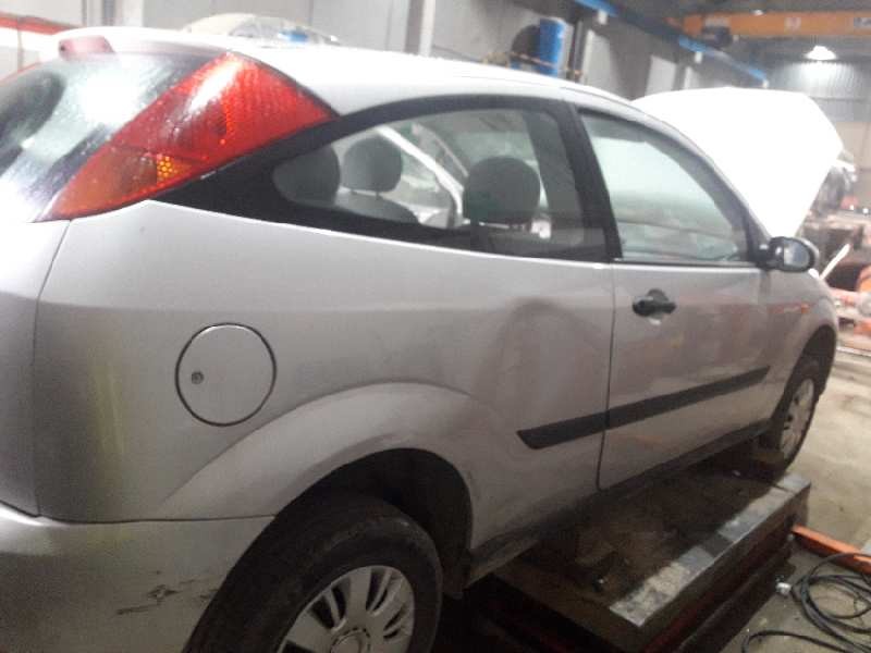 ford focus berlina (cak) del año 2001
