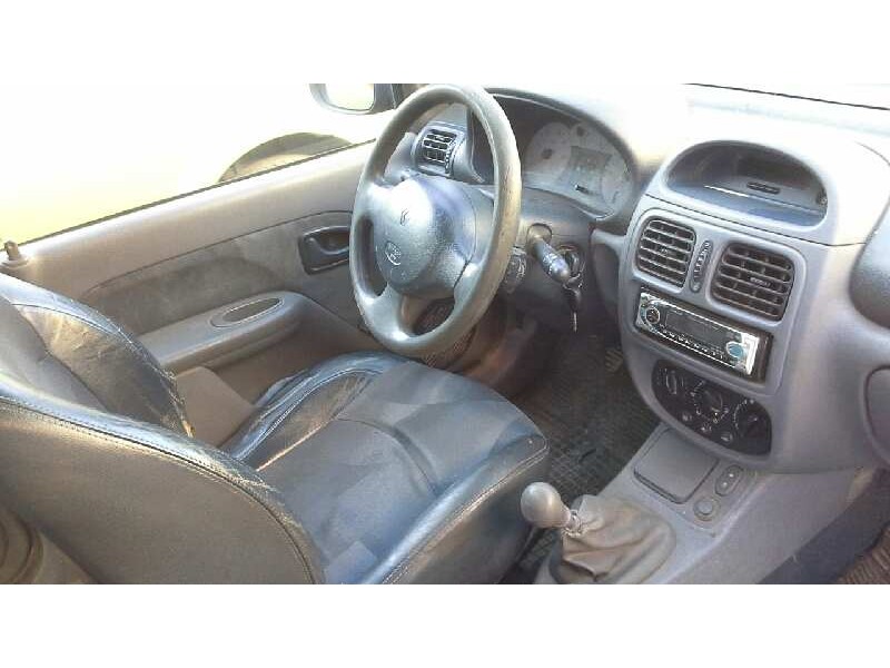renault clio ii fase i (b/cbo) del año 2000