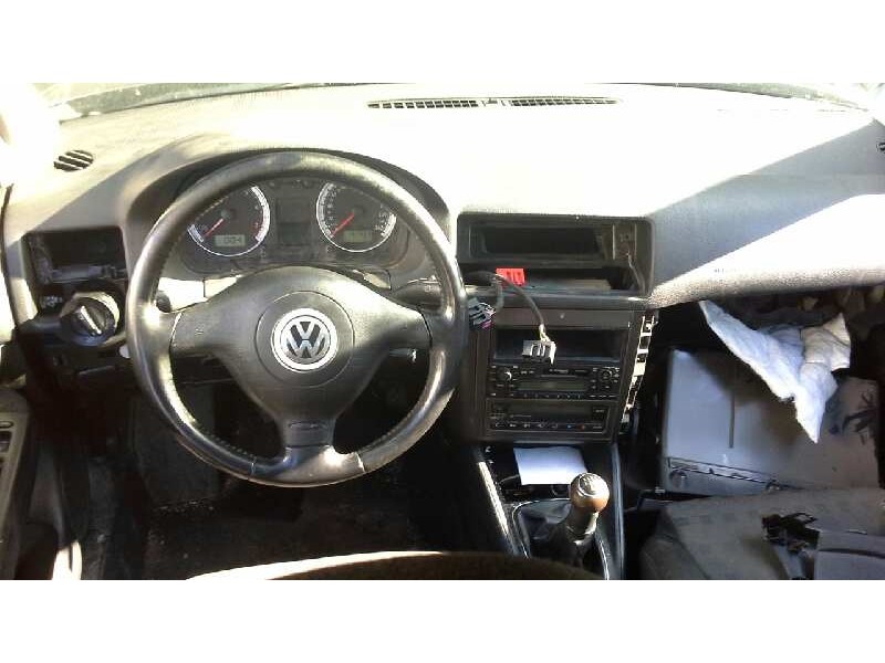 volkswagen bora berlina (1j2) del año 2000