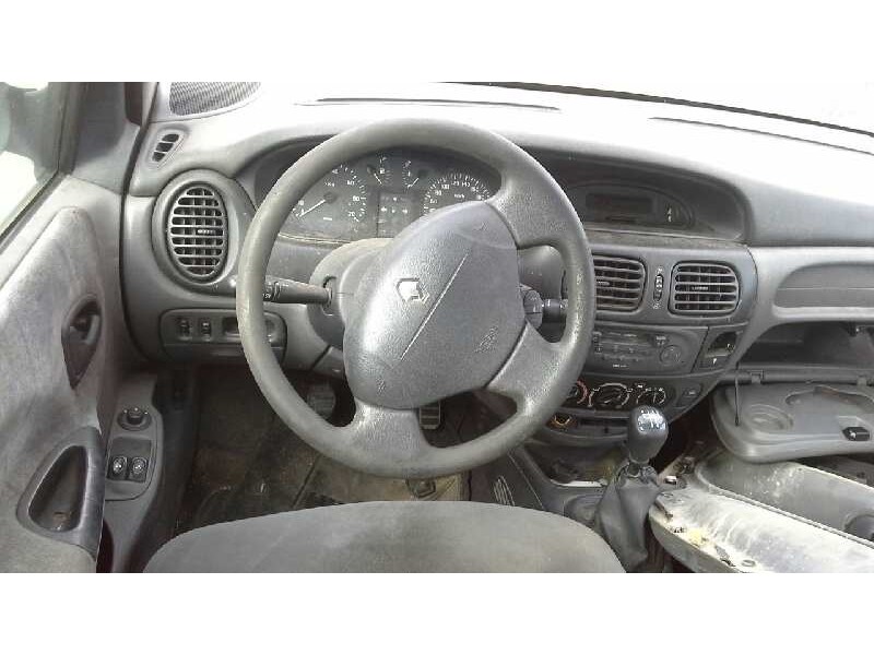 renault megane i fase 2 berlina (ba0) del año 2001