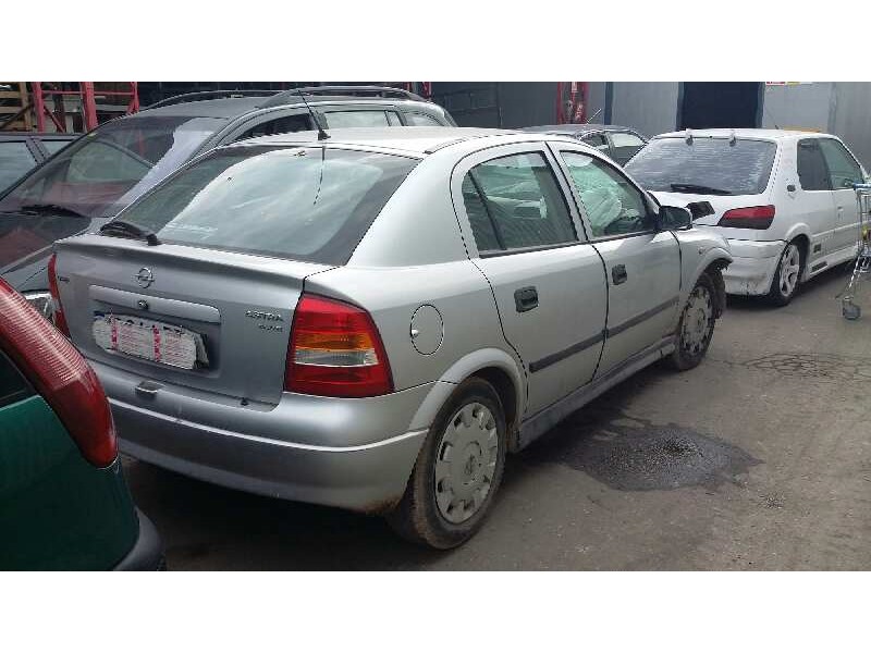 opel astra g berlina del año 2002