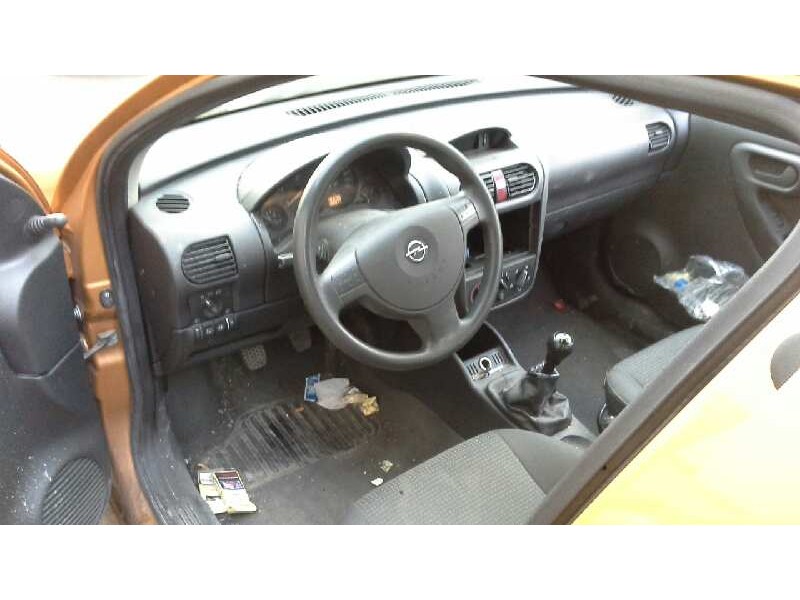 opel corsa c del año 2004