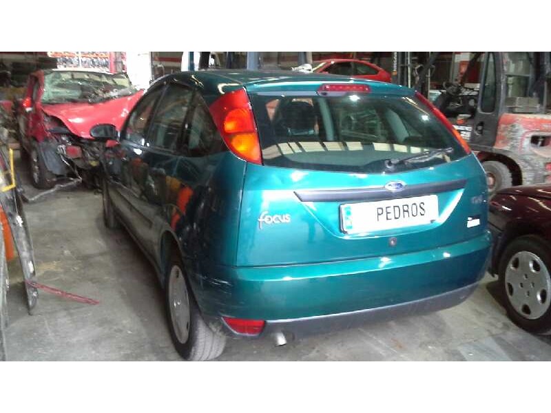 ford focus berlina (cak) del año 2001