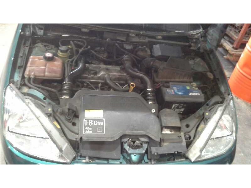 ford focus berlina (cak) del año 2001