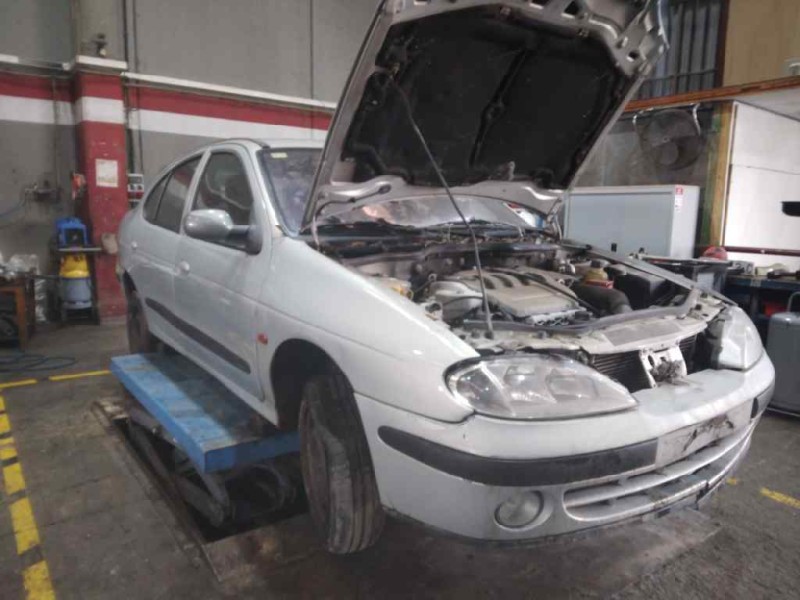 renault megane ii classic berlina del año 2003