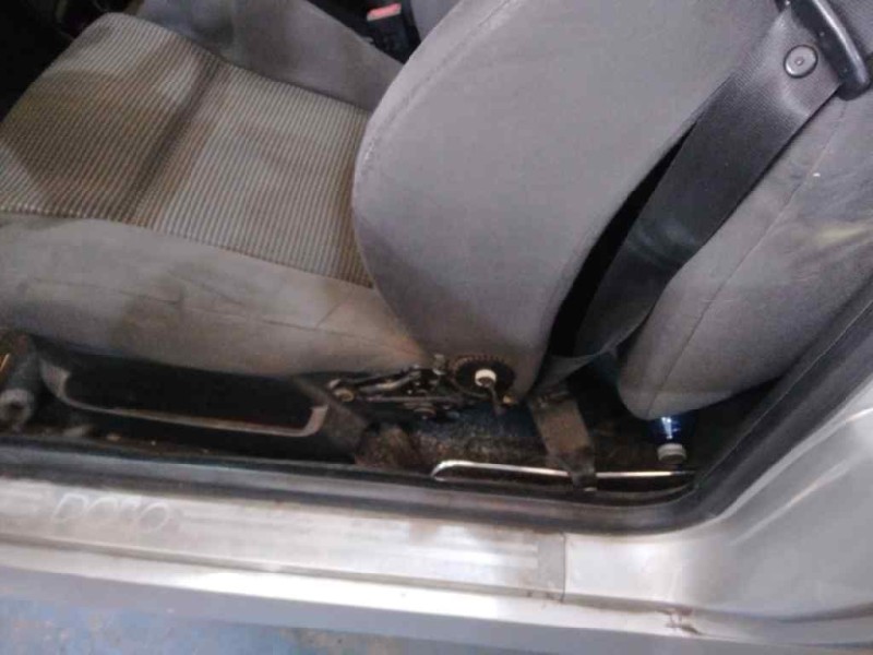 volkswagen polo berlina (6n2) del año 2000