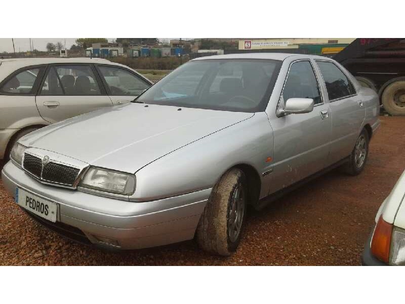 lancia kappa berlina del año 2000