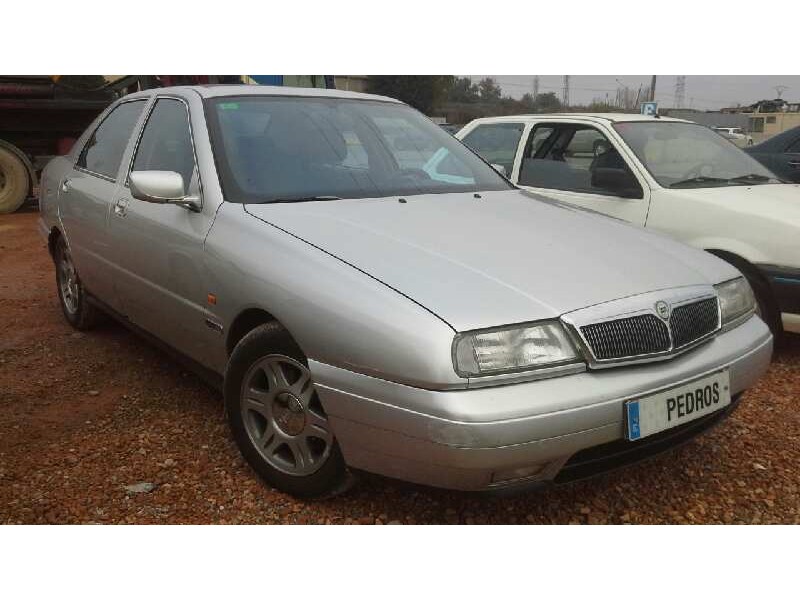 lancia kappa berlina del año 2000