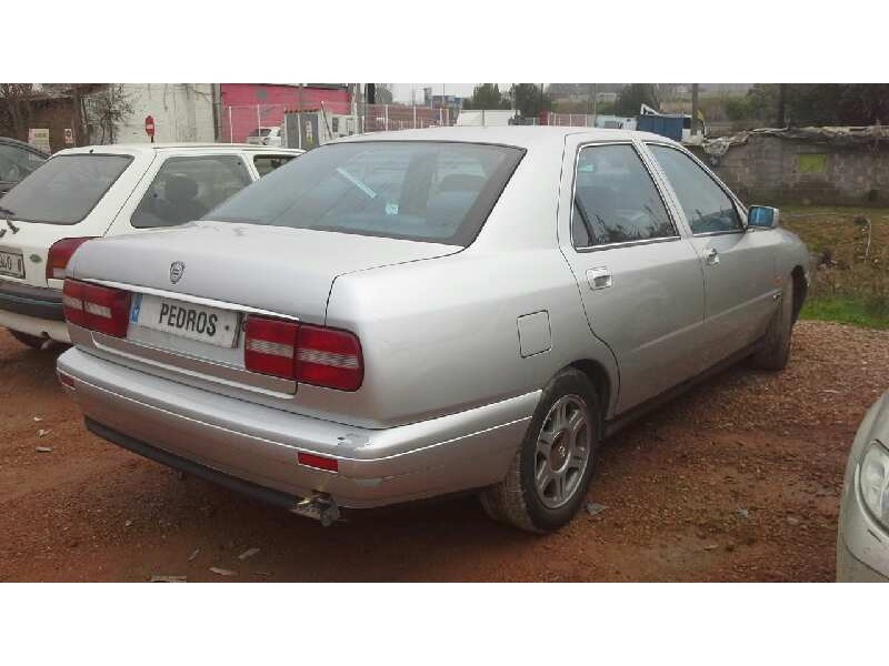 lancia kappa berlina del año 2000