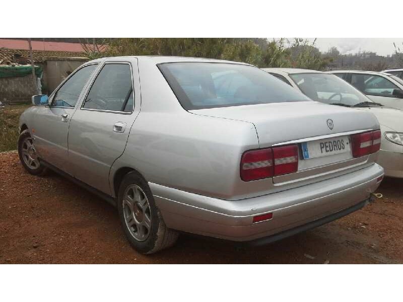 lancia kappa berlina del año 2000