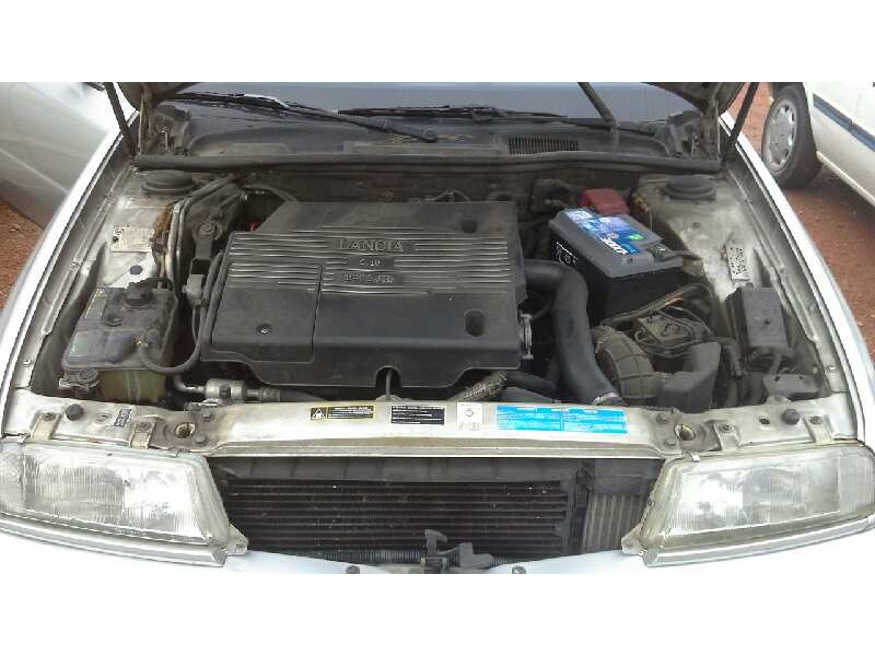 lancia kappa berlina del año 2000