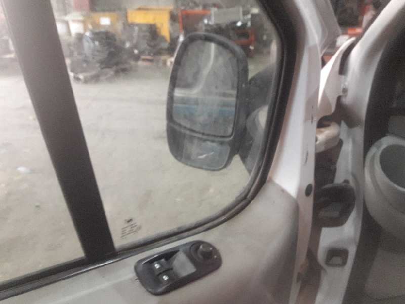 nissan primastar (x83) del año 2004