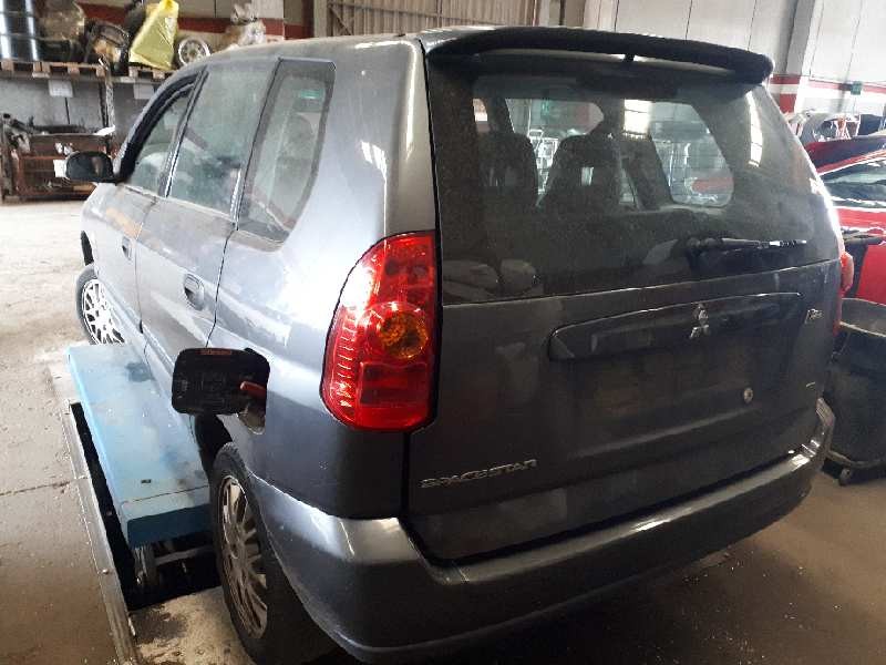 mitsubishi space star (dg0) del año 2004