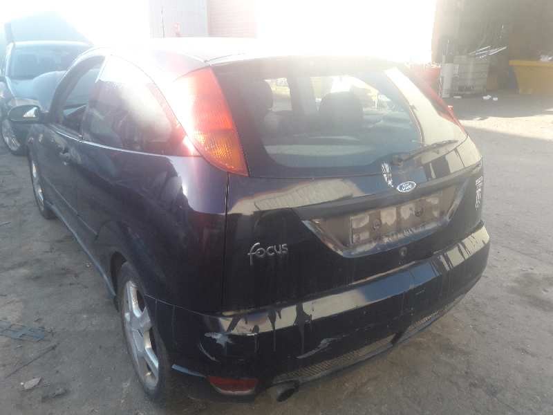 ford focus berlina (cak) del año 2001