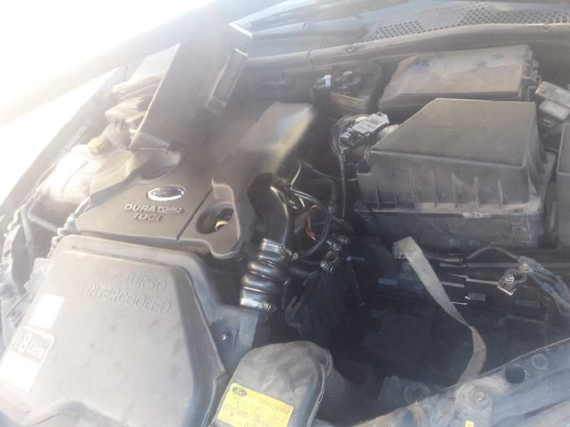 ford focus berlina (cak) del año 2001