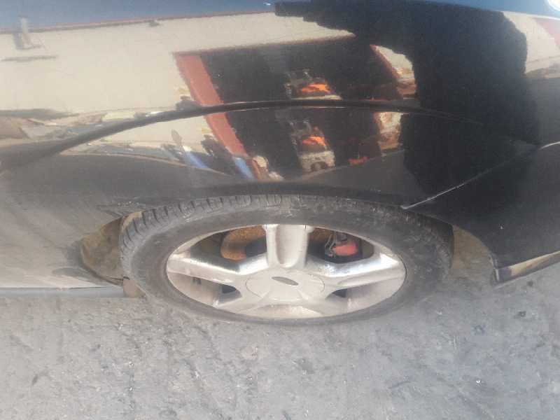 ford focus berlina (cak) del año 2001