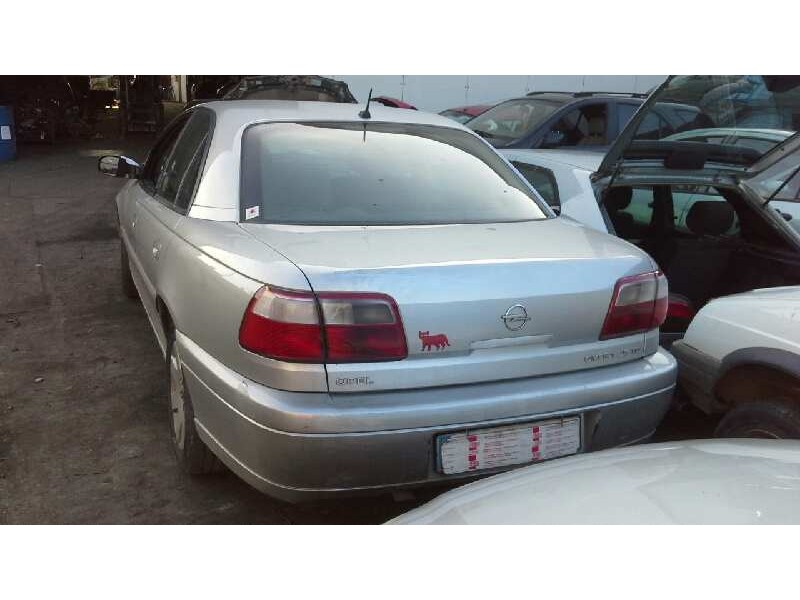 opel omega b del año 2000