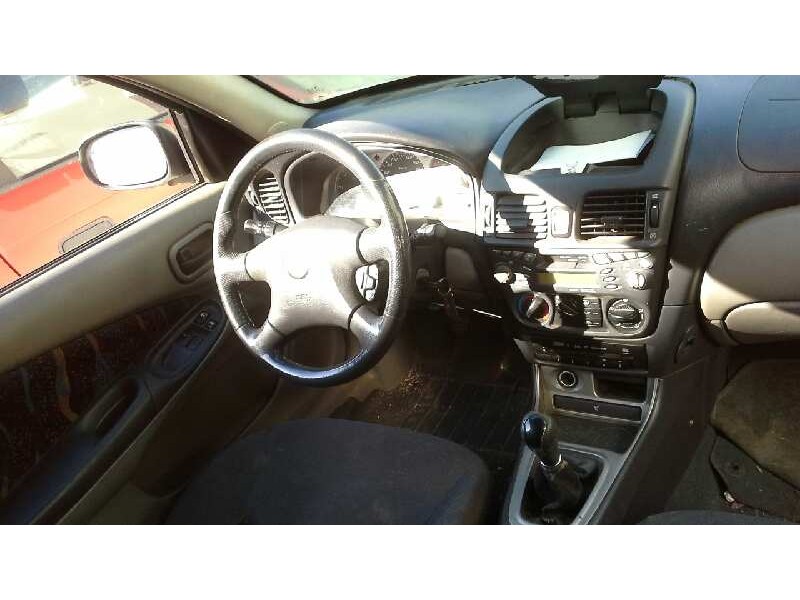 nissan almera (n16/e) del año 2001