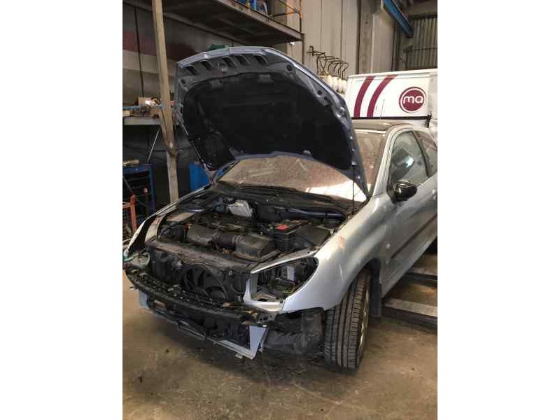 peugeot 206 berlina del año 2002