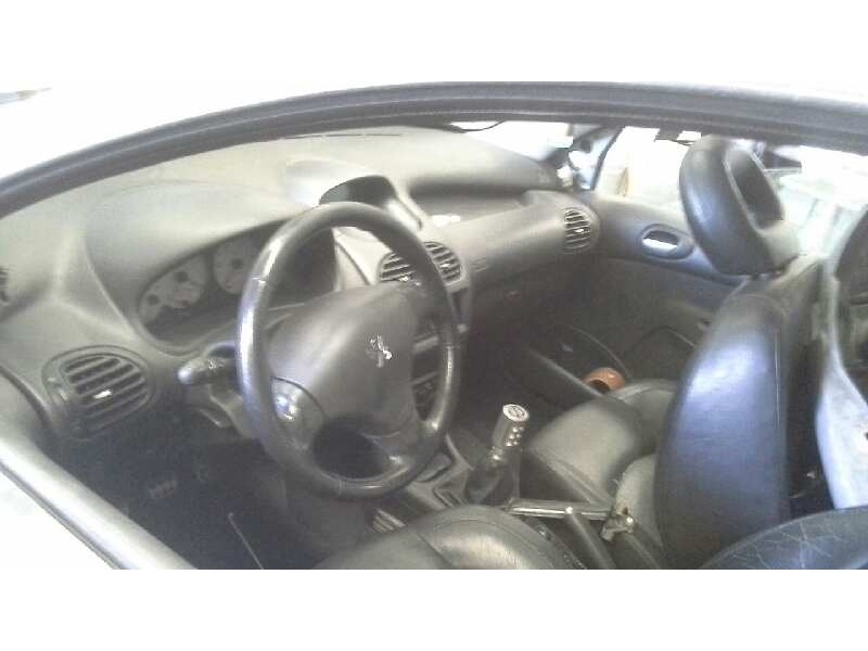 peugeot 206 berlina del año 2002