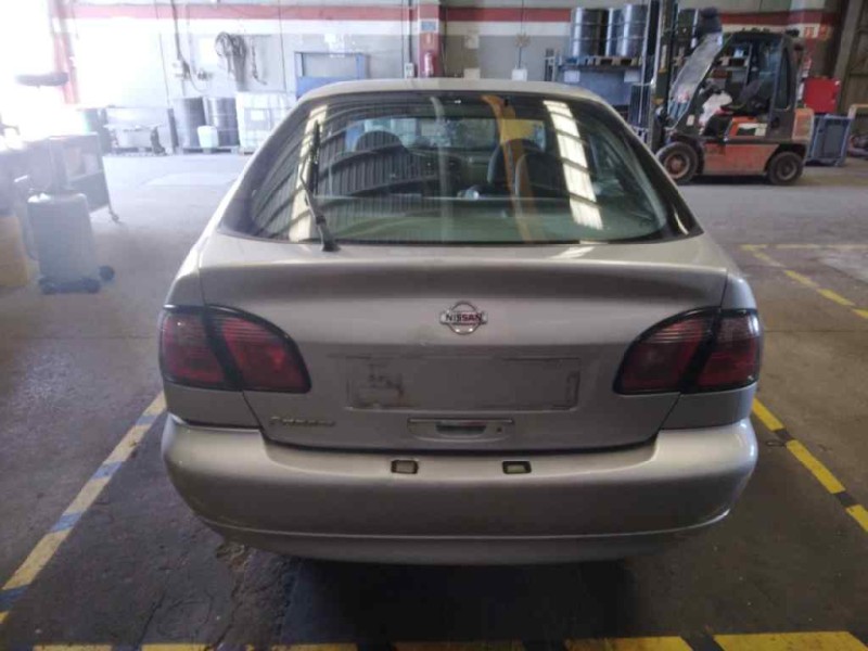nissan primera berlina (p11) del año 2001