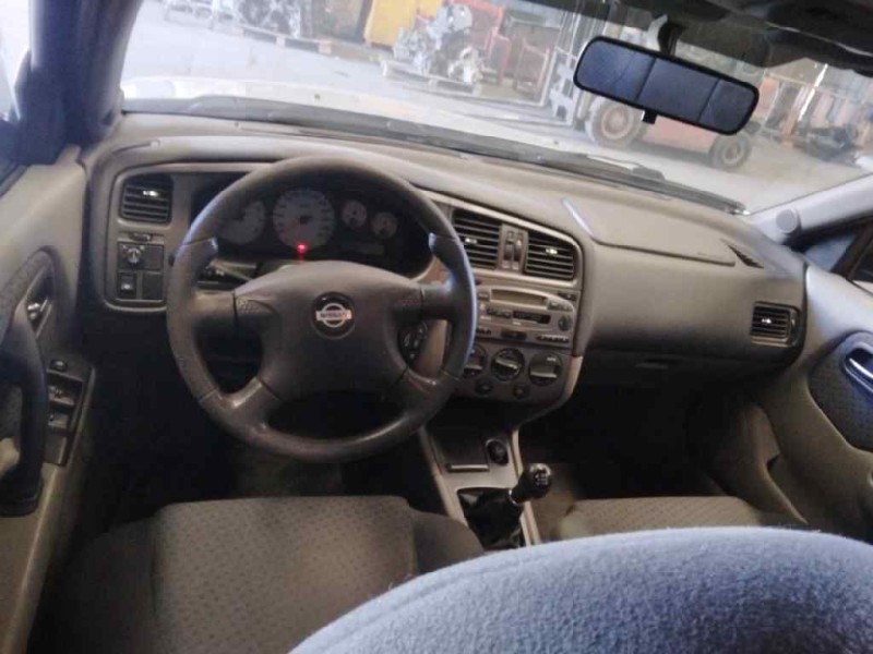 nissan primera berlina (p11) del año 2001