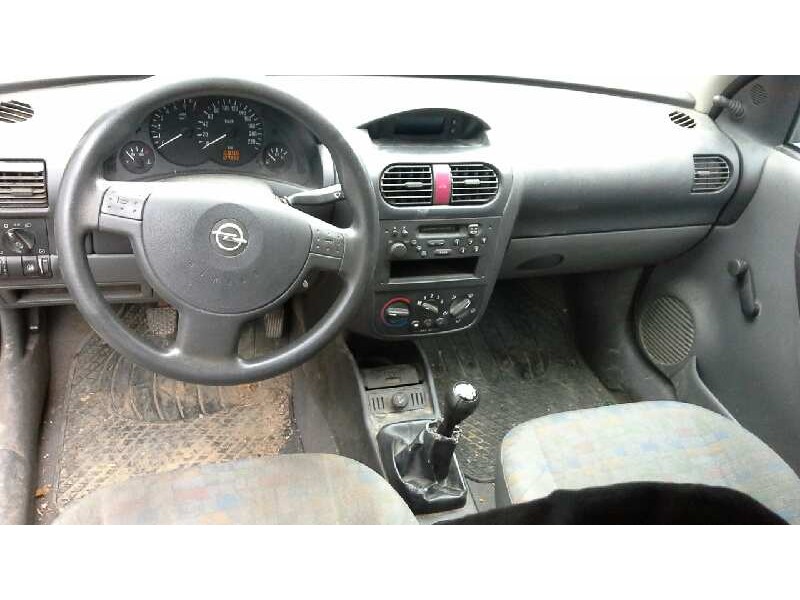 opel corsa c del año 2001
