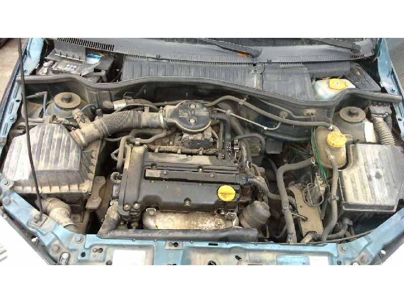 opel corsa c del año 2001