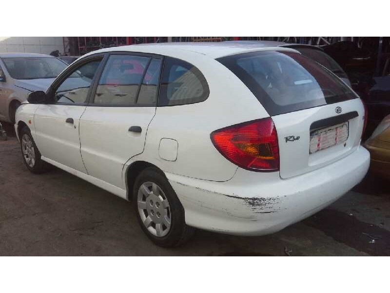 kia rio del año 2001