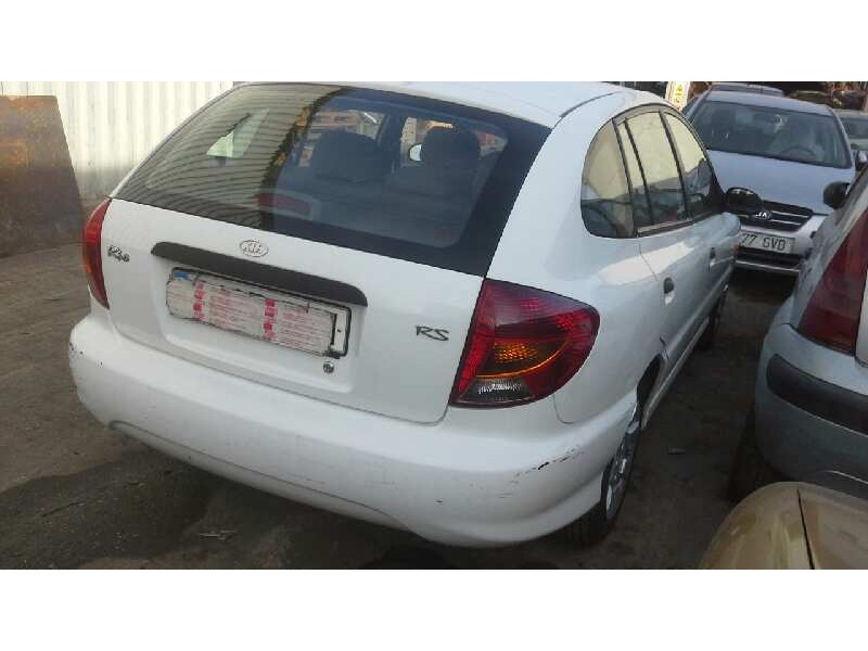kia rio del año 2001