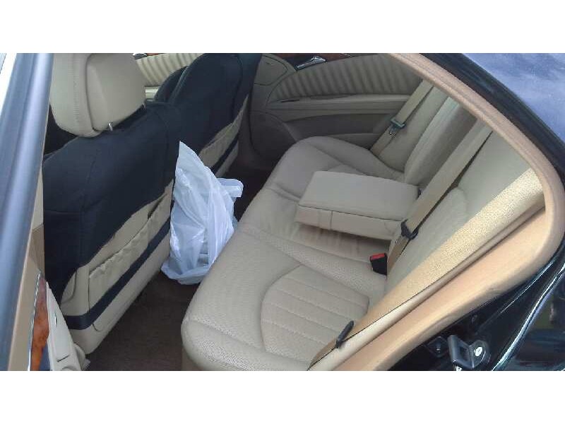 mercedes-benz clase e (w211) berlina del año 2007