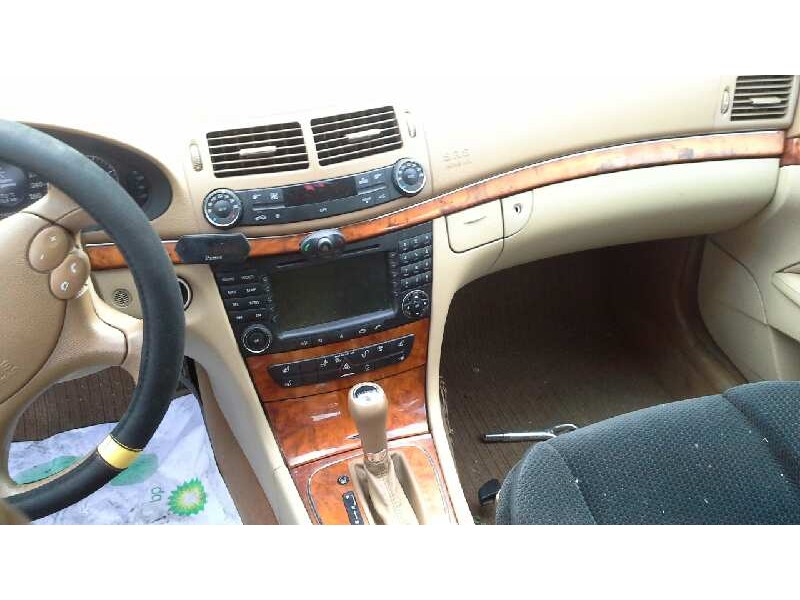 mercedes-benz clase e (w211) berlina del año 2007