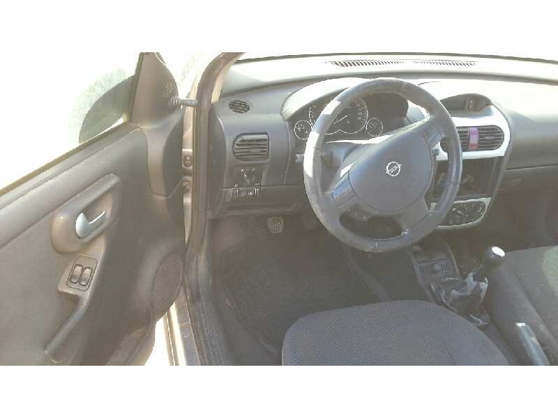 opel corsa c del año 2003