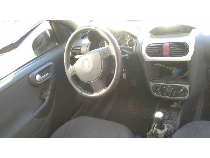opel corsa c del año 2003