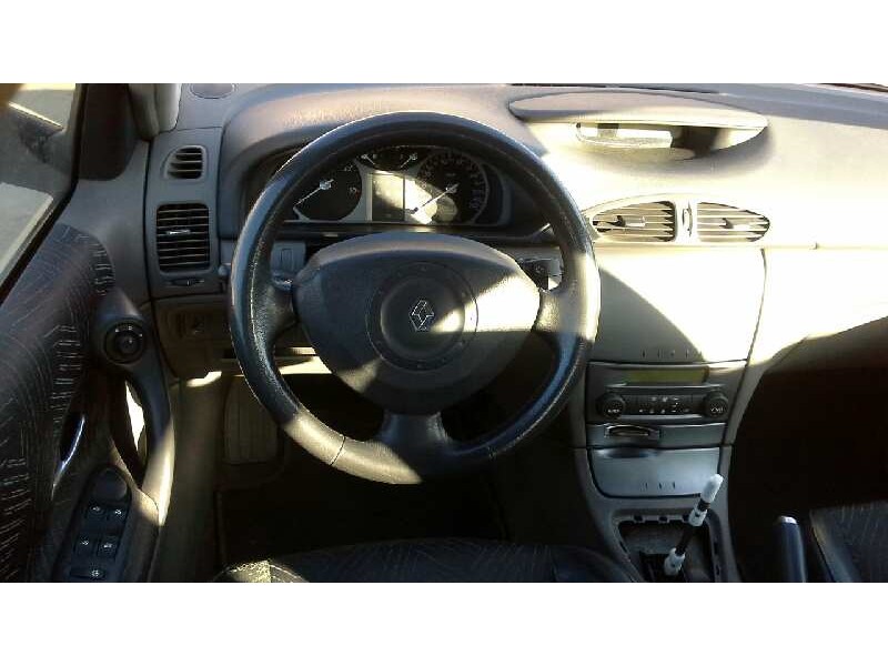 renault laguna ii (bg0) del año 2002