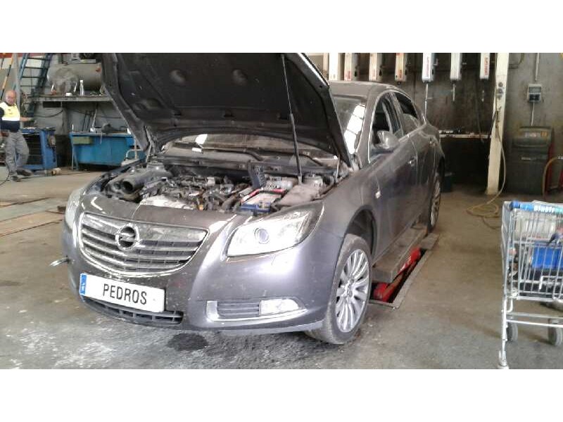 opel insignia berlina del año 2010