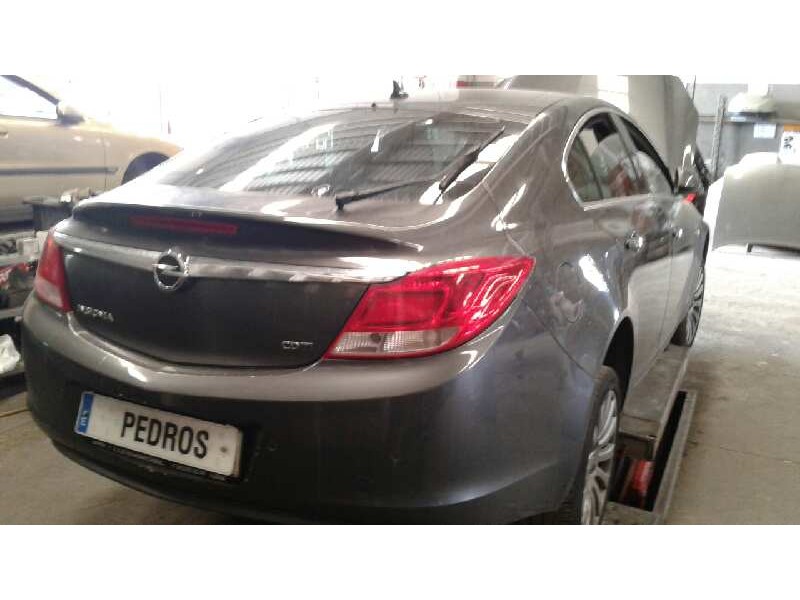 opel insignia berlina del año 2010