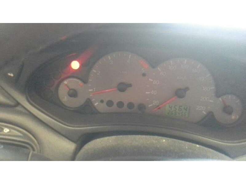ford focus berlina (cak) del año 2002