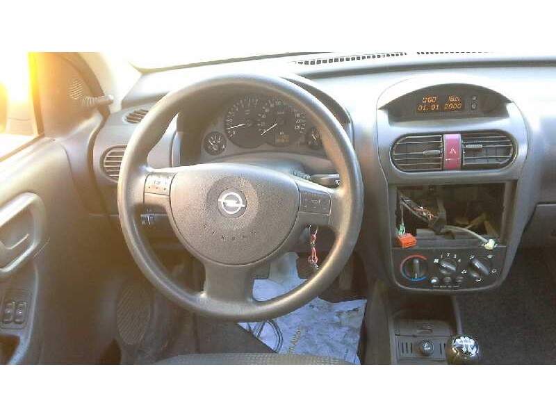 opel corsa c del año 2002