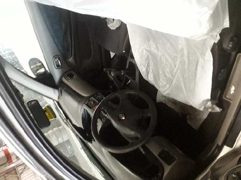 nissan almera (n16/e) del año 2001