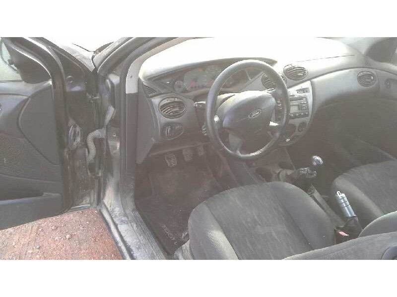 ford focus berlina (cak) del año 2004