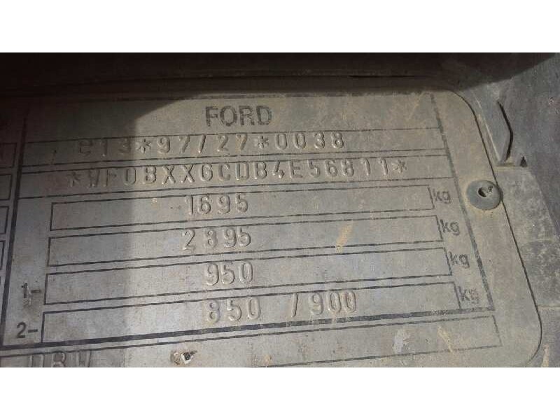 ford focus berlina (cak) del año 2004