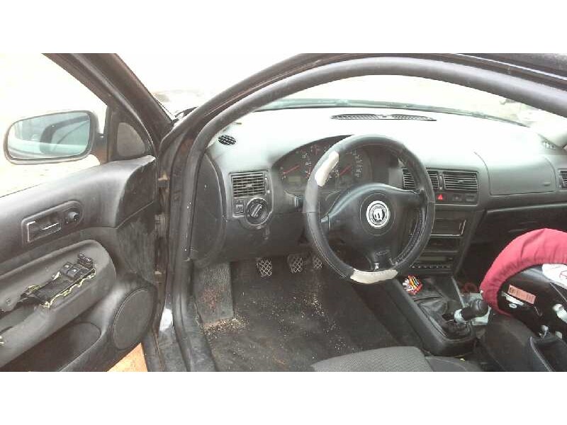 volkswagen golf iv berlina (1j1) del año 2002